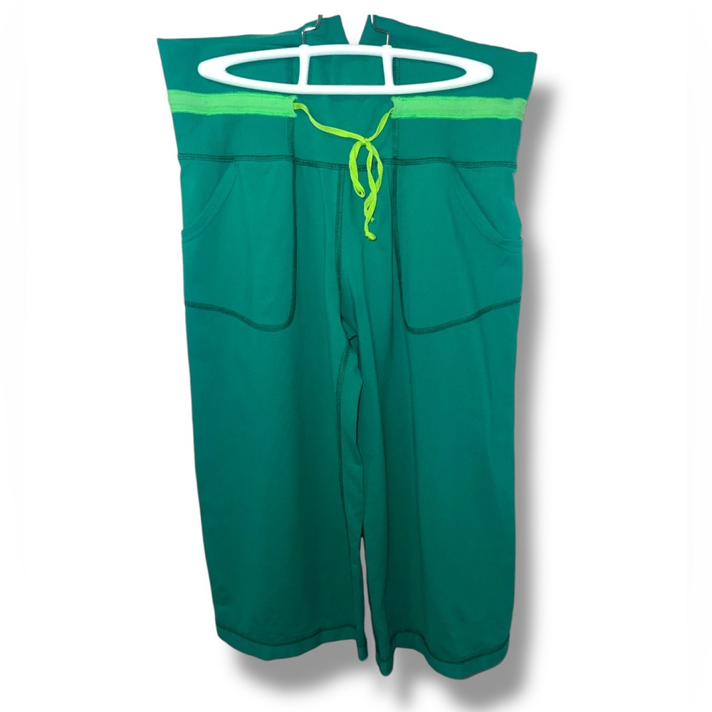 LULULEMON Women’s Vintage Rare Drawstring Wide Leg Capris